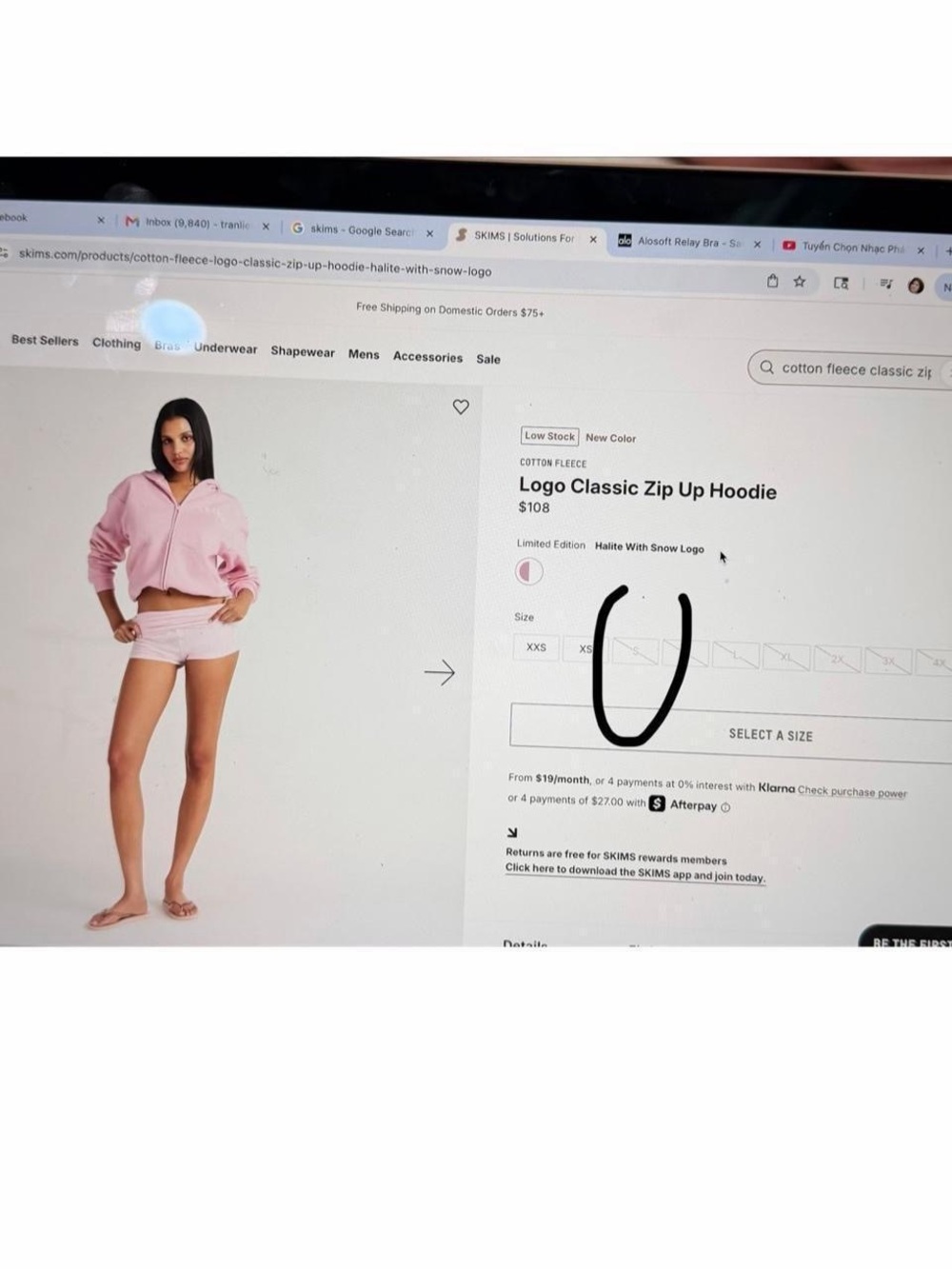 SKIMS Cotton Fleece Logo Classic Zip Up Hoodie in Pink. - Picture 7 of 8